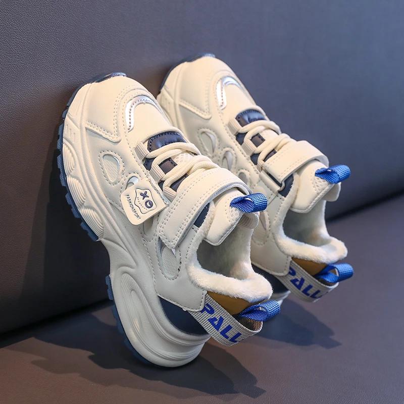 Повседневные кроссовки для мальчиков и девочек, нескользящая детская спортивная обувь, толстая мягкая подошва, зимние новые модные теплые кроссовки для студентов 2024 года