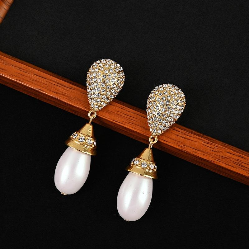 Retro Fashion Simple Pearl Necklace, Long Temperament High-end Light Luxury Jewelry Earrings