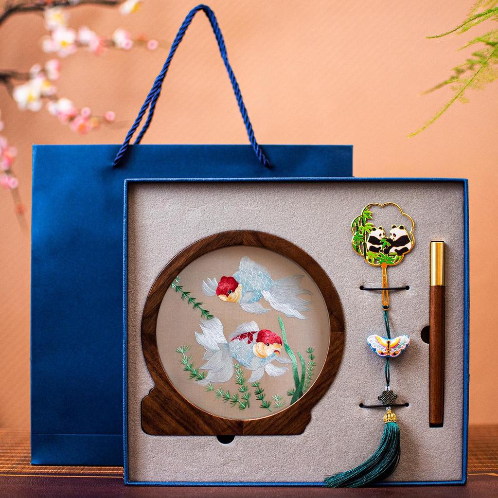 Китайский сувенир: Фигурка панды вышивка Сучжоу Подарок