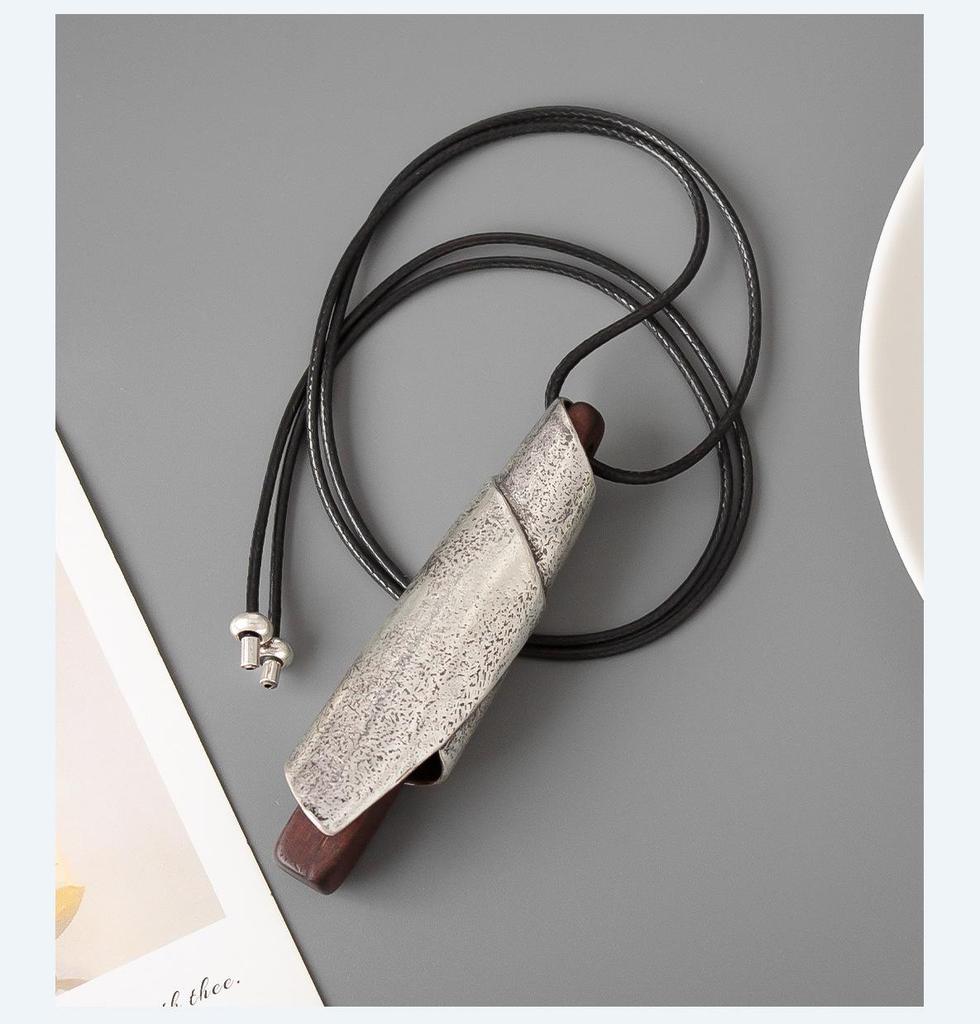 Деревянное зимнее ожерелье-свисток в винтажном стиле