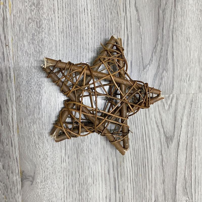 Natural Dried Pine Cones for Christmas Tree Decoration, Photography Props, Floral Wreaths, and Bouquets.