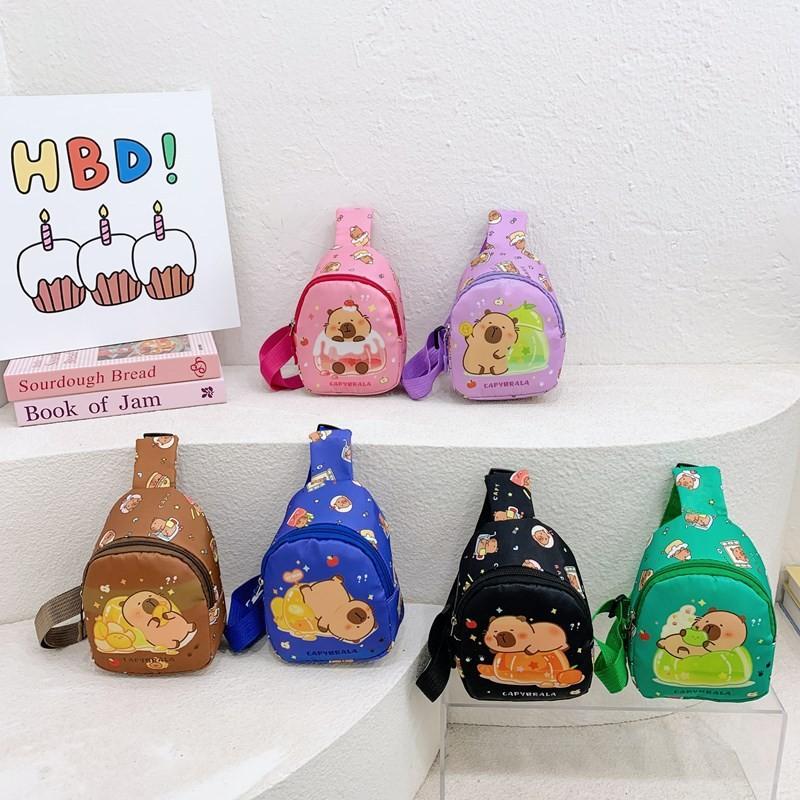 Детская нагрудная сумка с мультяшным узором капибары, из полиэстеровой ткани и с дышащим дизайном для повседневного использования
