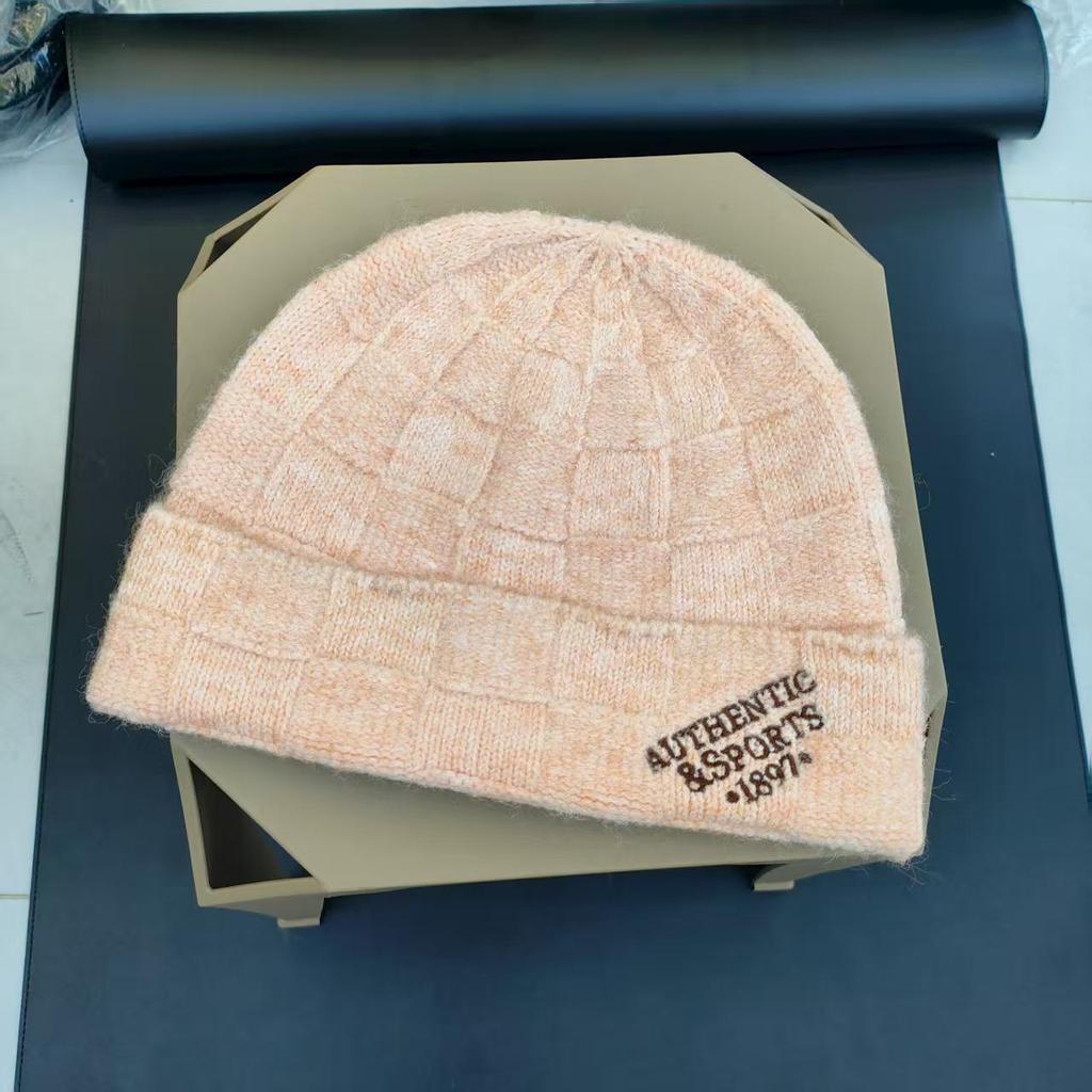Grid letter knitted hat casual fashion pattern versatile simple autumn and winter warm outdoor cold wool hat