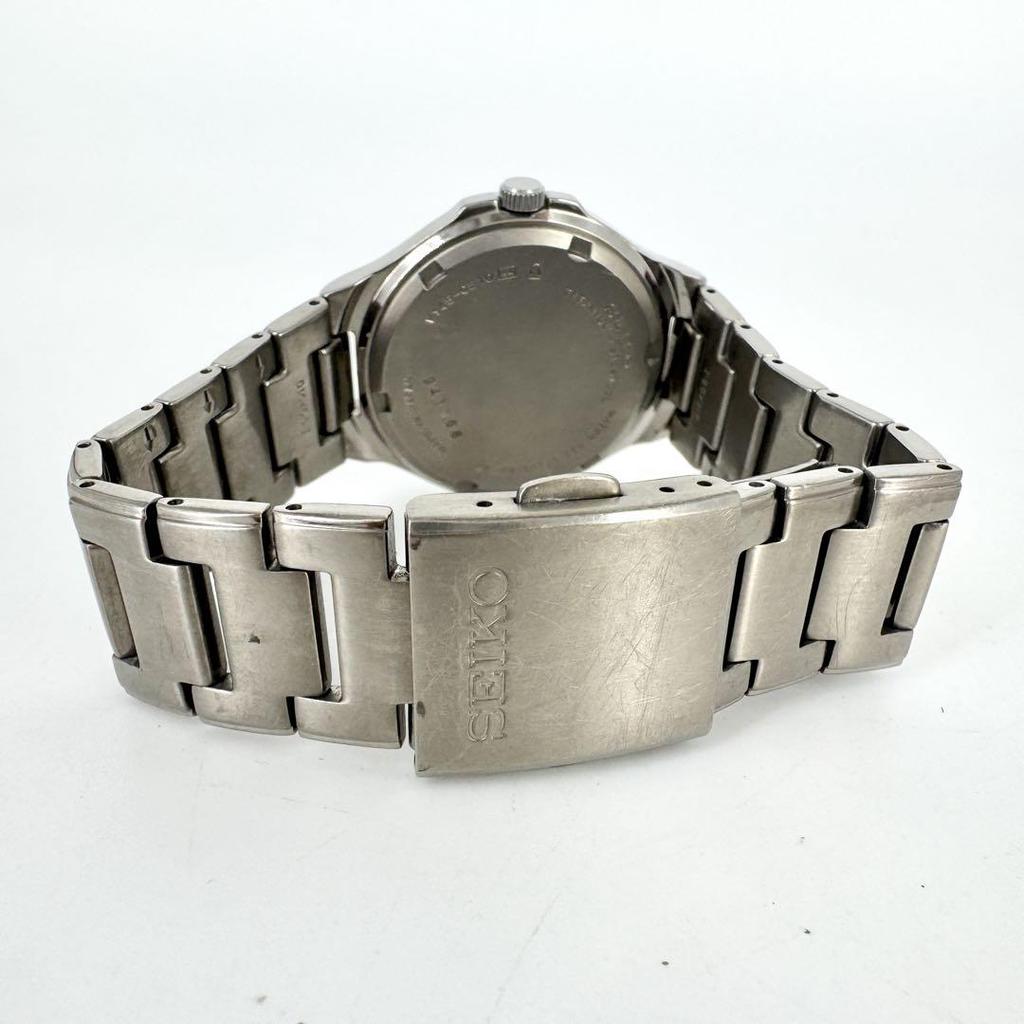 [USED] Working SEIKO Solar Titanium Date Silver Watch