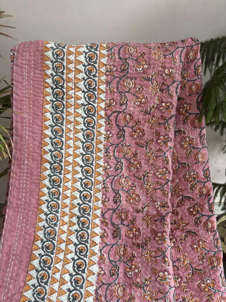 Indian kantha quilt,  Vintage Kantha Quilt Handmade Throw  Blanket Bedspread Cotton Fabric Bohemian Bedding quilt