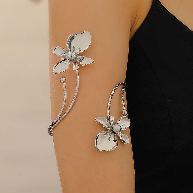 2025 New Trendy Elegant Red Flower Cuff Bracelet for Women Personality Adjustable Arm Bracelets Party Charm Jewelry Accessories