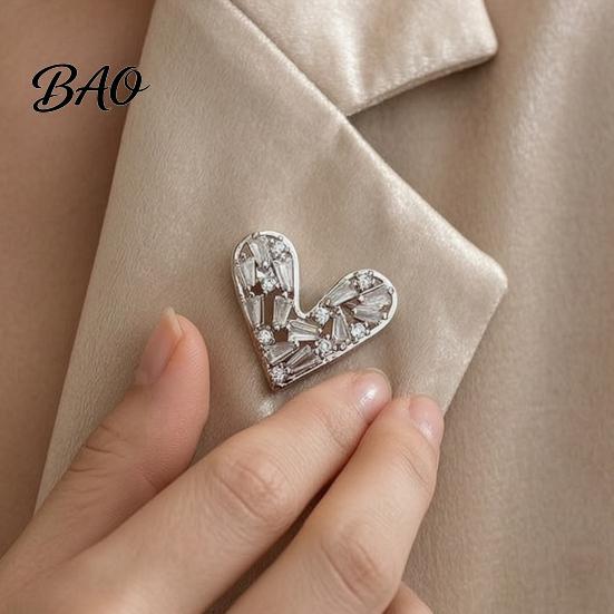 Decorative Alloy Brooch Mini Love Heart Pin, Silver Golden Plated Shape Fashion Jewelry Accessories Lapel Hats Bags Scarves Clothes Accessory Evening
