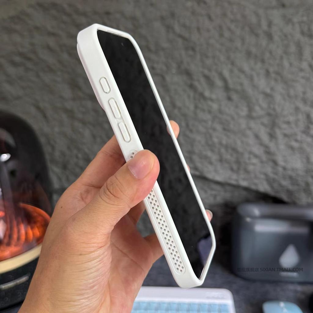 Применимо к чехлу для мобильного телефона iPhone17PRO с большим отверстием, сетчатый чехол с сотовой структурой для теплоотвода, чехол с магнитом для беспроводной зарядки, жесткий чехол Apple 16
