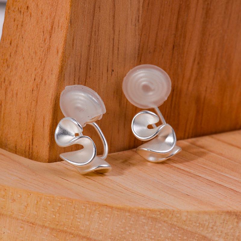 Матовые серебристые геометрические каффы для ушей в виде цветов с гофрированным краем - Не требуют пирсинга