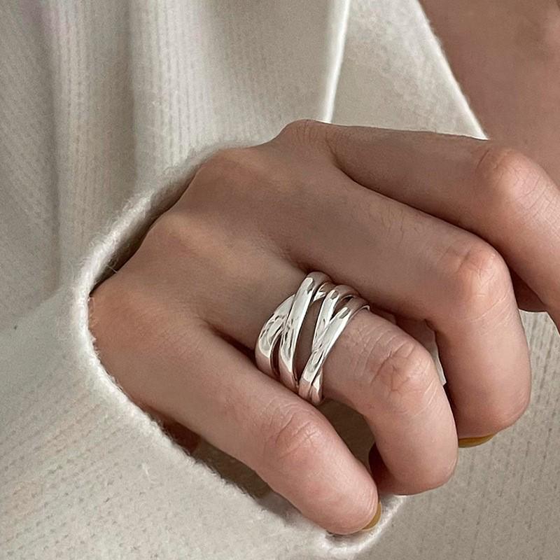 Trendy Minimalist Korean Vintage Stacking Rings for Women - Influencer-Approved Light Luxury Style.