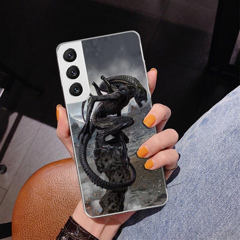 Alien Vs Predator Painted Phone Case For Samsung Galaxy S24 S25 Edge S26 Ultra S23 S22 S21 Plus S20 FE + Personalized Print Cove