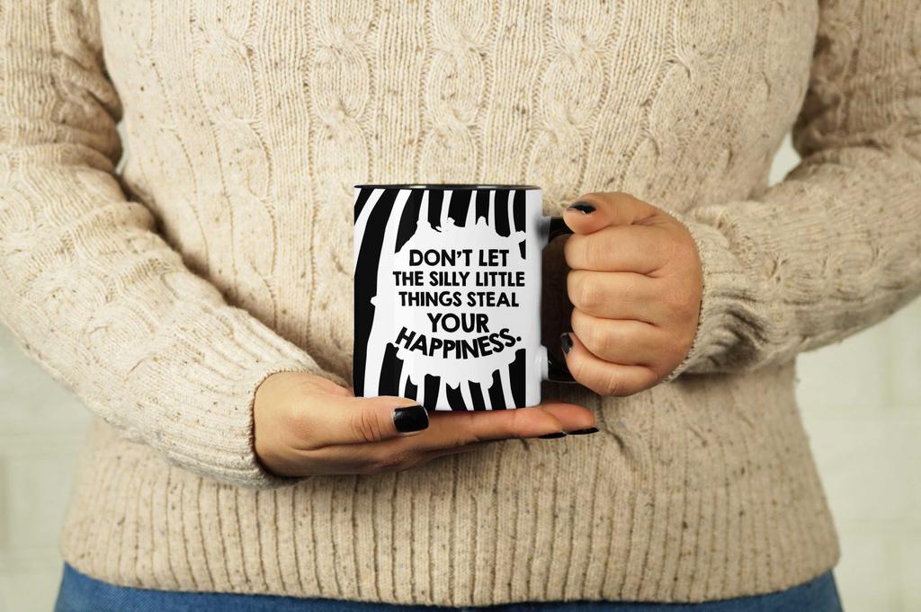 Inkdotpot Не позволяйте глупым мелочам украсть ваше счастье. Керамическая кофейная кружка на 11 унций. Смешные цитаты. Сотрудник, начальник, коллега, день рождения.