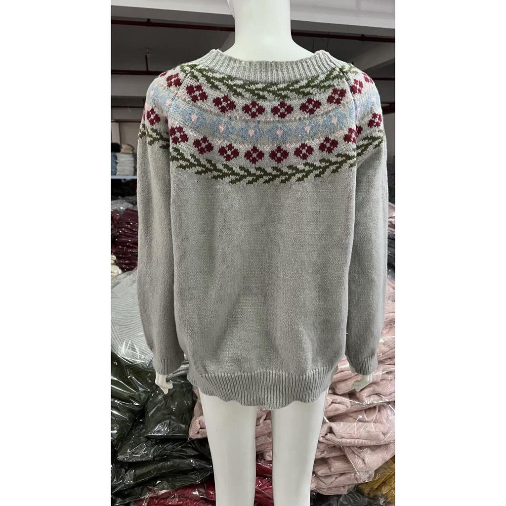 Women's Round Neck Color Blocked Loose and Fashionable Pullover Knitted Sweater for Autumn and Winter