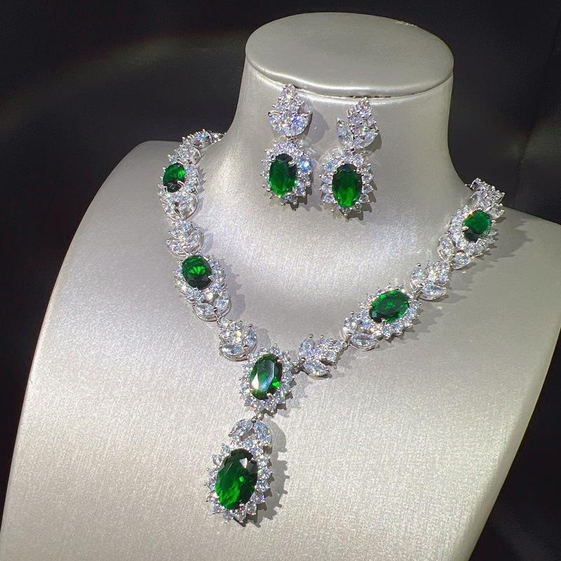Hot New Luxury Pendant Necklace Female Earrings Set Imitation Moissanite Diamond Explosion Flash Jewelry Set