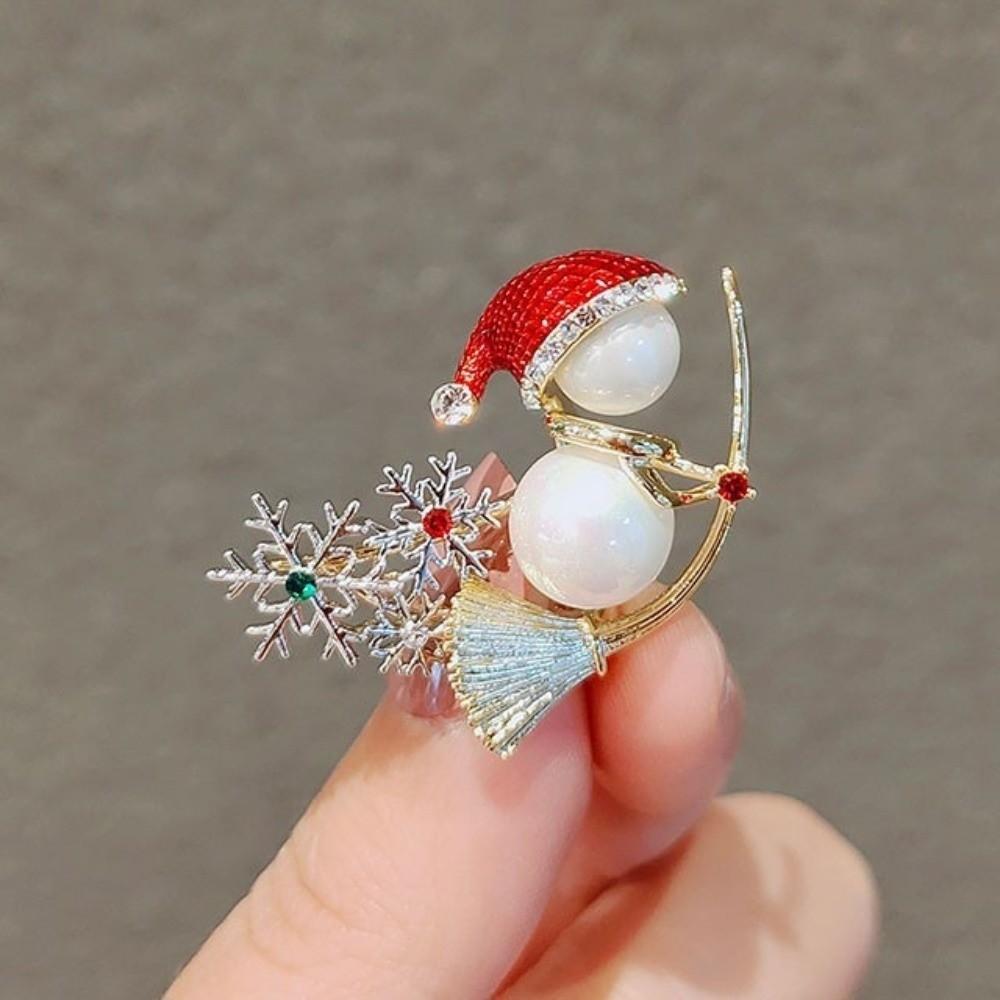 Pearl Christmas Snowman Brooch Santa Claus Sweater Scarf Badge Cute Red Xmas Brooch New Year Gift