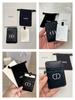 Dior 1 Набор Черный Стеганый Кожаный Держатель для Карт с Мини Зеркальцем Металлический Логотип CD Портативное Зеркало для Макияжа для Женщин Ежедневное Подправление