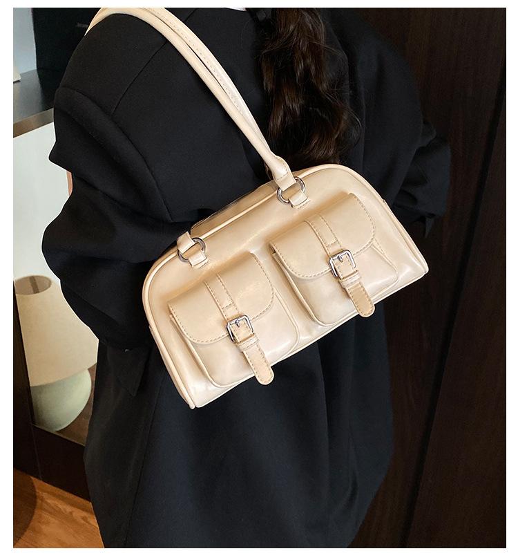 Сумка большой вместимости женская летняя универсальная 2025 новая повседневная нишевый дизайн сумка на плечо подмышку рабочая сумка для поездок