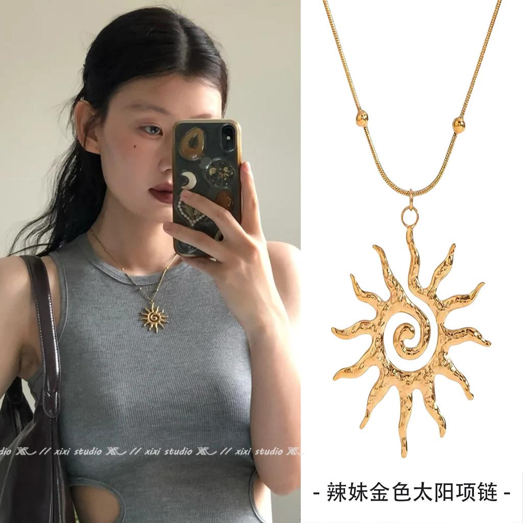 1Pc Gold Sun Pendant Necklace – Spiral Hollow Out Charm for Women, Minimalist Fashion Choker, Trendy Statement Jewelry