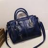 Кожаное масло Европейский вощеный винтажный женский handbag Большая вместимость Много отделений Новая мода Сумка на плечо и через плечо