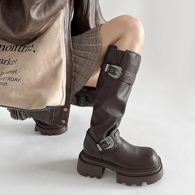 Черные, но до колена толстые сапоги на платформе женские 2025 новые осенне-зимние тонкие небольшие сапоги-рыцари увеличивающие рост