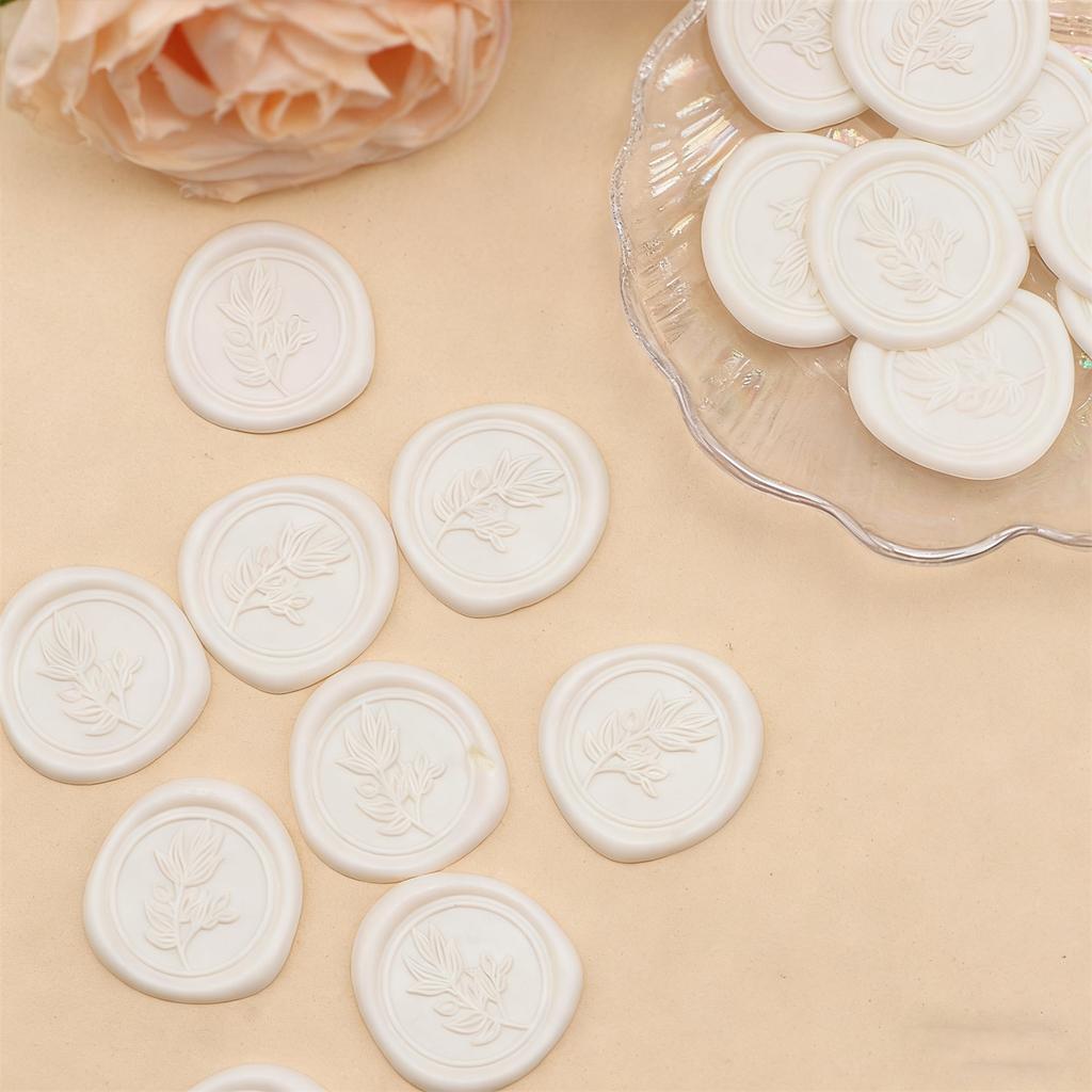 Белые наклейки-сургучные печати с эвкалиптом, 50 шт., ботанические самоклеящиеся наклейки-сургучные печати, праздничные наклейки для запечатывания конвертов на Рождество