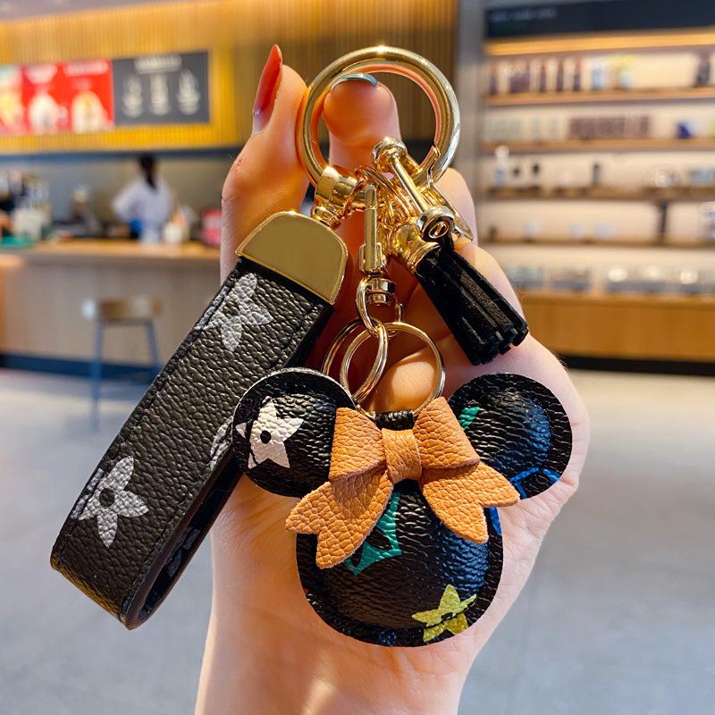 Изысканный классический кожаный брелок-подвеска для автомобиля в виде старого цветка с милым шариком и мультяшным мехом кролика рекс для женских сумок