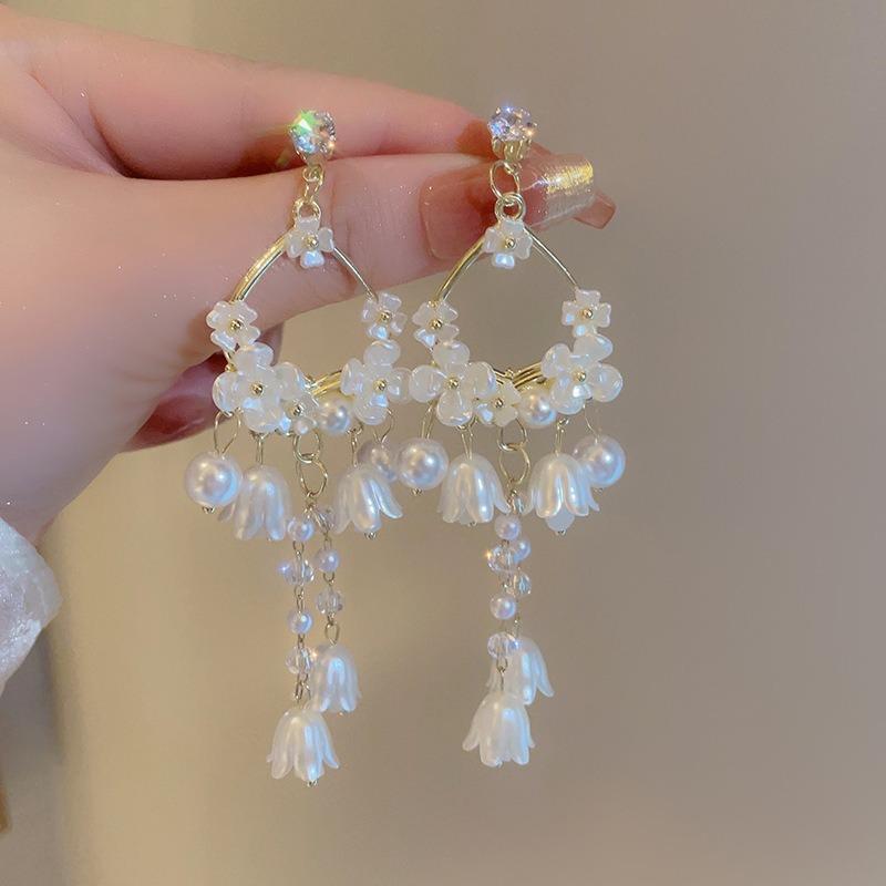 High-end French Super Fairy Pearl Flower Fringed Earrings Women's Light Luxury Temperament Earrings Retro Petal Exaggerated Earrings