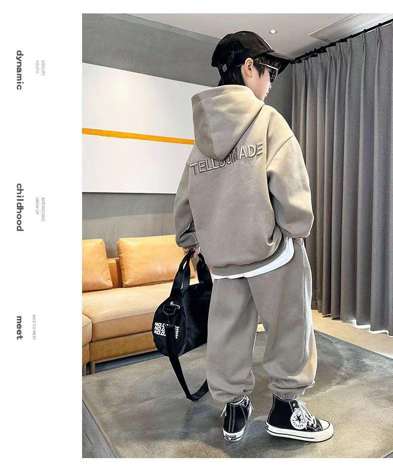 2025 Мальчиковый Красивый Спортивный Комплект-Двойка Весна-Осень: Трендовый и модный наряд для больших детей