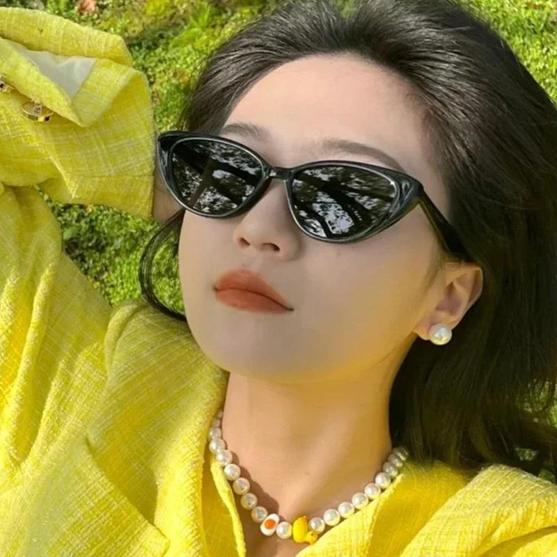 Vintage Cat Eye Sunglasses Women Men Small Frame UV400 Protection Luxury Brand Design Outdoor Eyewear