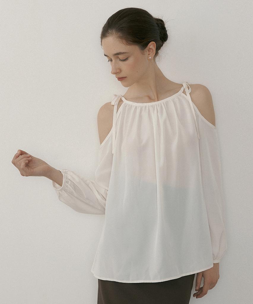 REORG Mor Cutout Shirring Ribbon Blouse Ivory