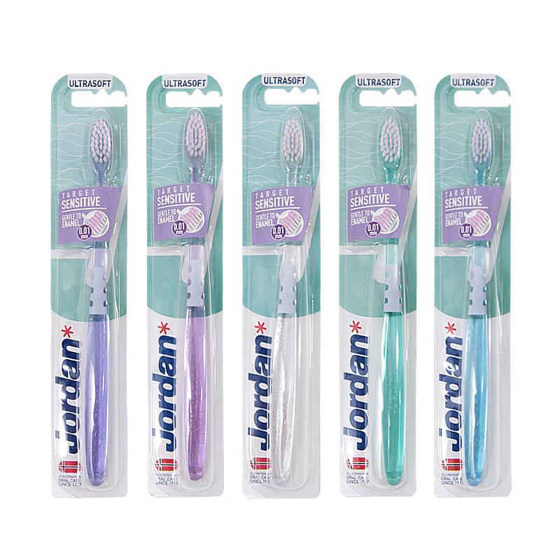 Jordan Мягкая и нежная зубная щетка для взрослых