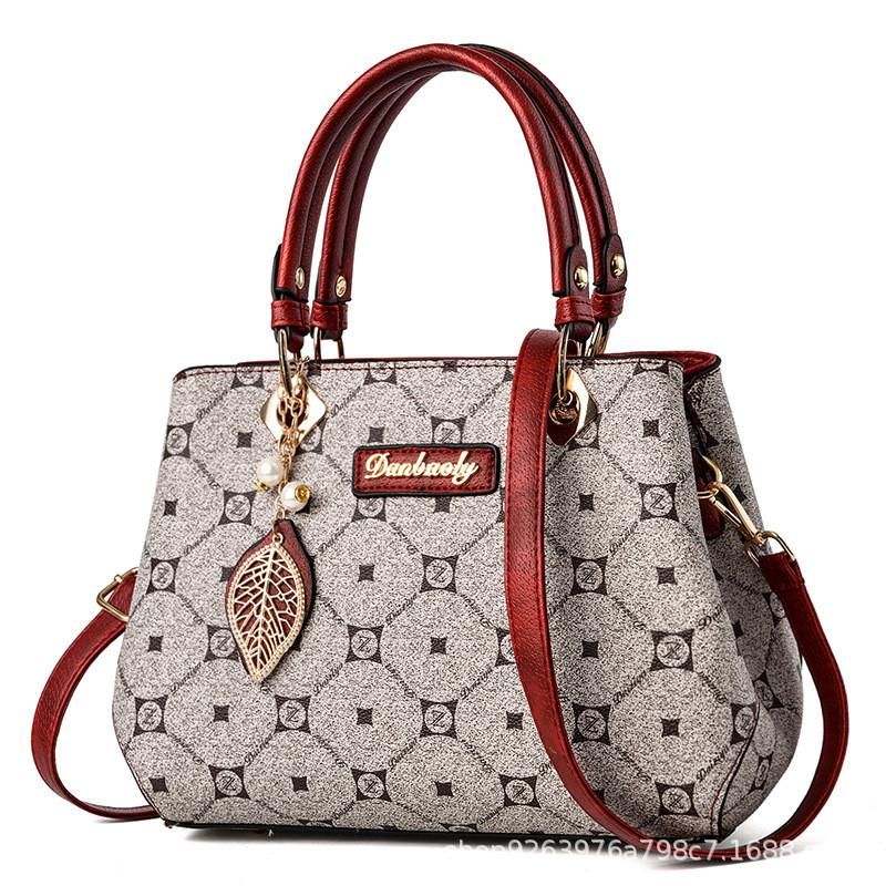 Elegant Korean Style Large Tote Bag For Women Spacious Handbag With Stylish Design