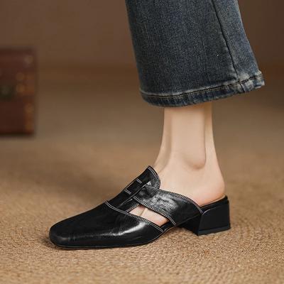 Мода 2025 Летние женские мюли из натуральной кожи, женская обувь с закрытым носком, на толстом среднем каблуке, шлепанцы, лаконичные современные шлепанцы-сандалии