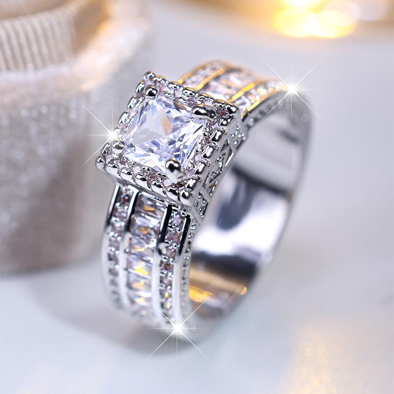 Fashion Jewelry Ladies Princess Cut Stone Four-claw Ring Inlaid Fashion Wedding Ring Engagement Jewelry Ring