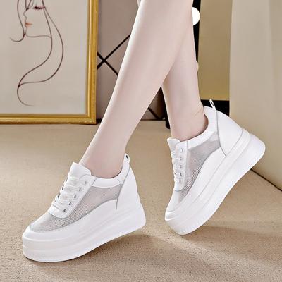 Трендовые осенние новинки, дышащие женские туфли-маффины на скрытой платформе, сетчатые белые туфли, повседневная спортивная обувь