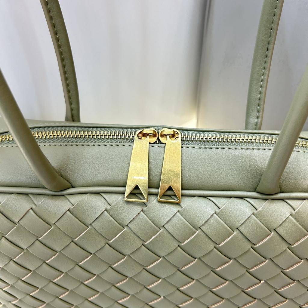 Leather New Woven Bag Simple Fashion Handbag Casual Trend Versatile Storage Shoulder Bag