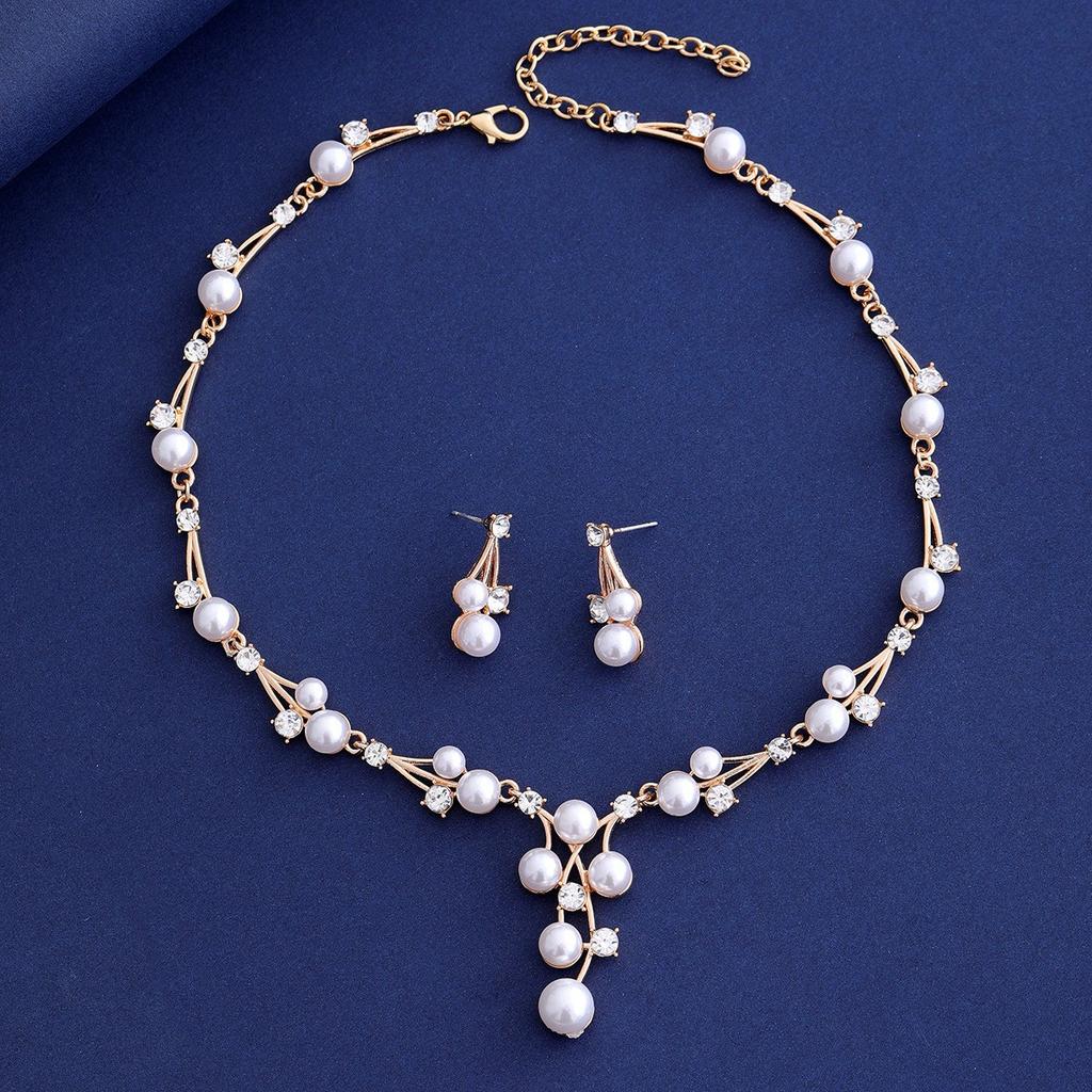 European and American Necklace Earrings Two-piece Set Flower Bride Retro High-end Design Sense