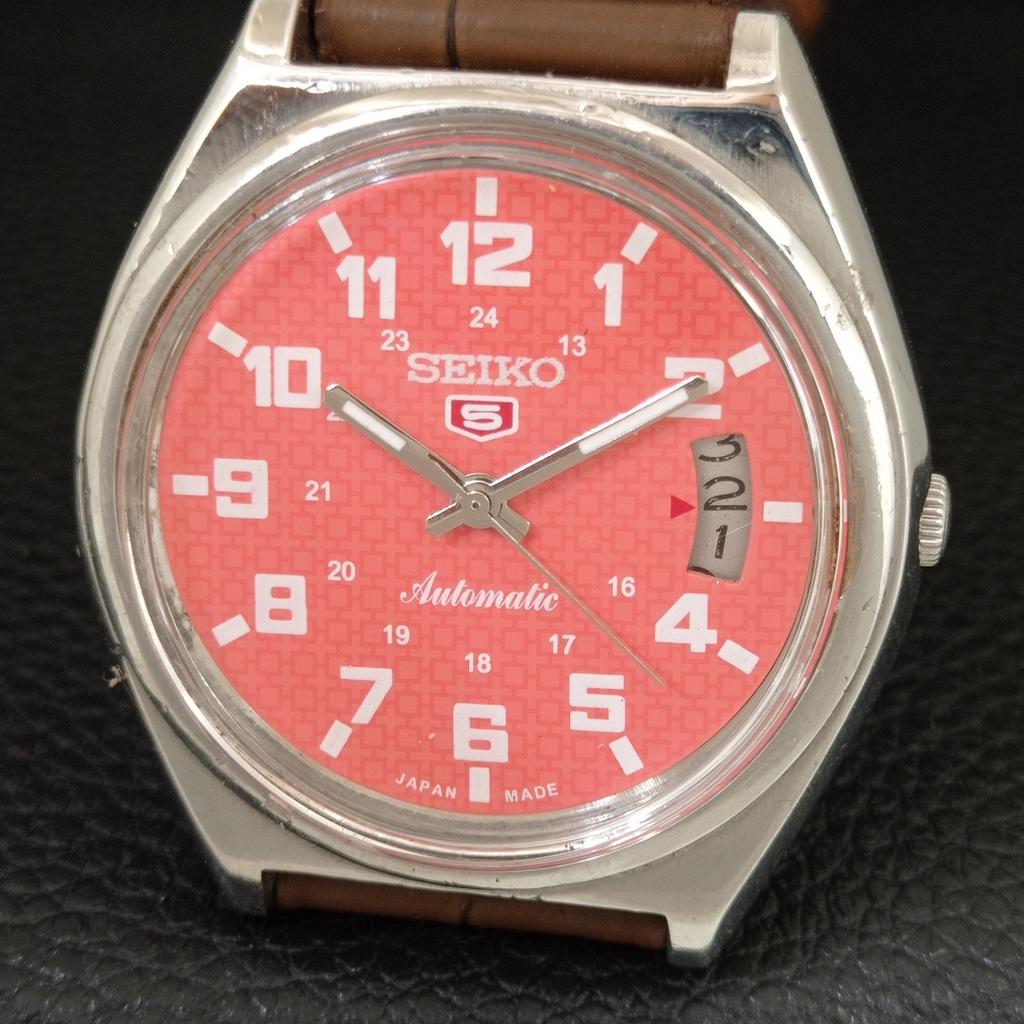 ВИНТАЖНЫЕ АВТОМАТИЧЕСКИЕ ЧАСЫ SEIKO 5 7009A ЯПОНИЯ МУЖСКИЕ С ПЕРСИКОВЫМ ЦИФЕРБЛАТОМ a709001-1