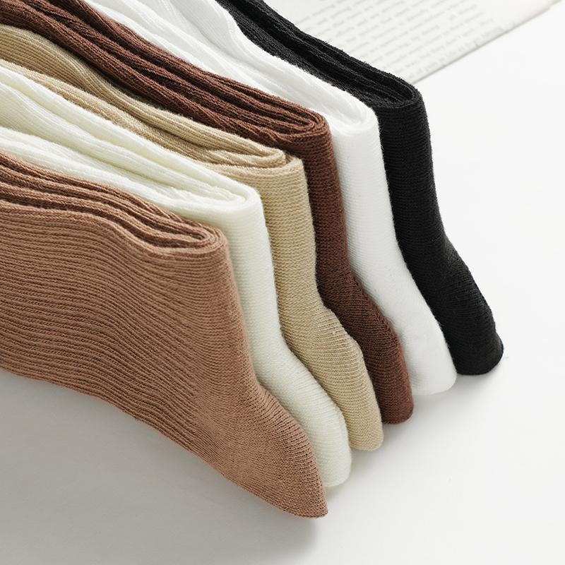 Носки средней длины для мужчин из чесаного хлопка черного и белого цвета без косточек 7A антибактериальные дезодорирующие повседневные носки против катышков