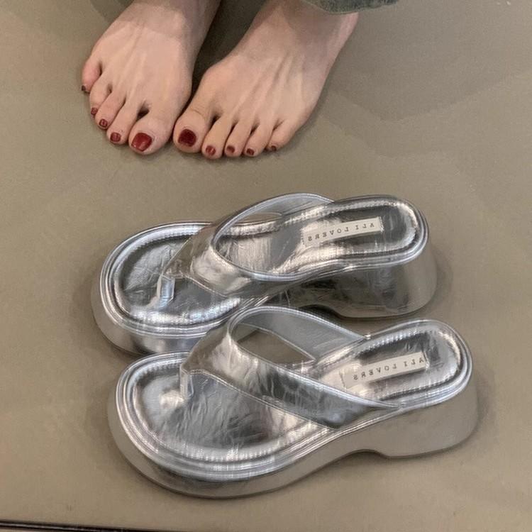 Мягкая кожаная версия! Нишевый дизайн розовые леопардовые шлепанцы для женщин, толстая подошва с увеличением высоты, пляжные сандалии для весны и лета для женщин