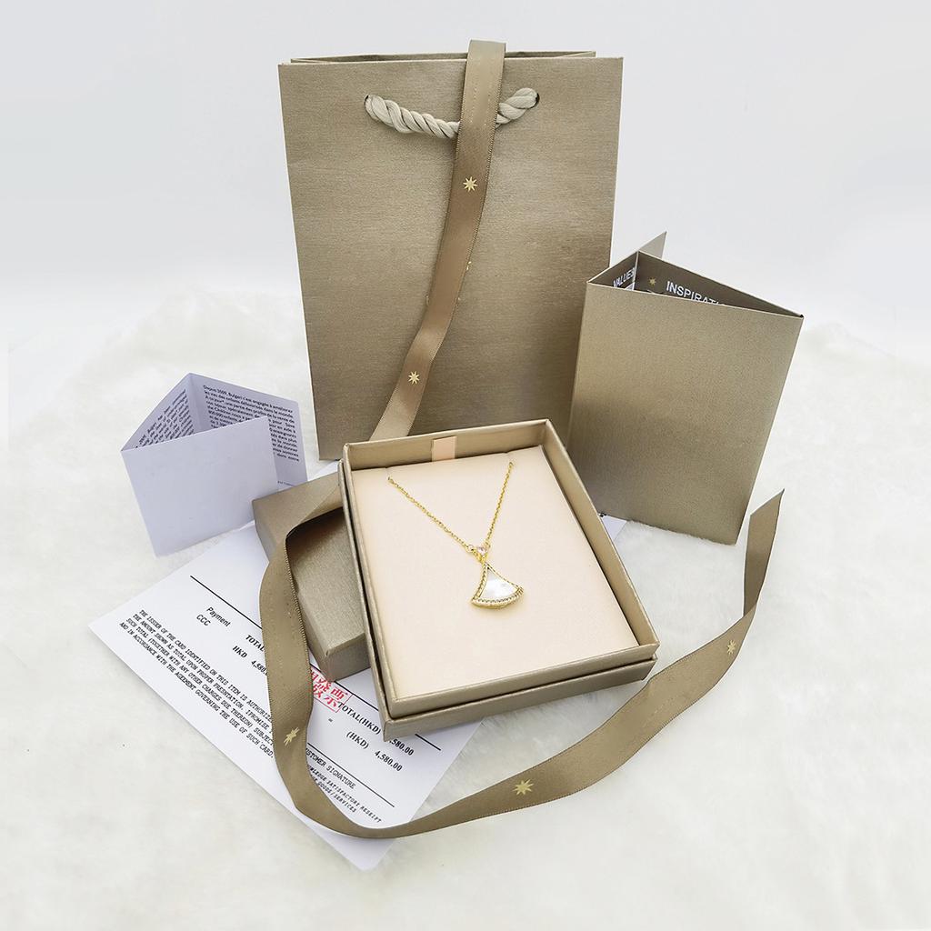 Necklace Diamond-set Skirt Shell Necklace Clavicle Chain