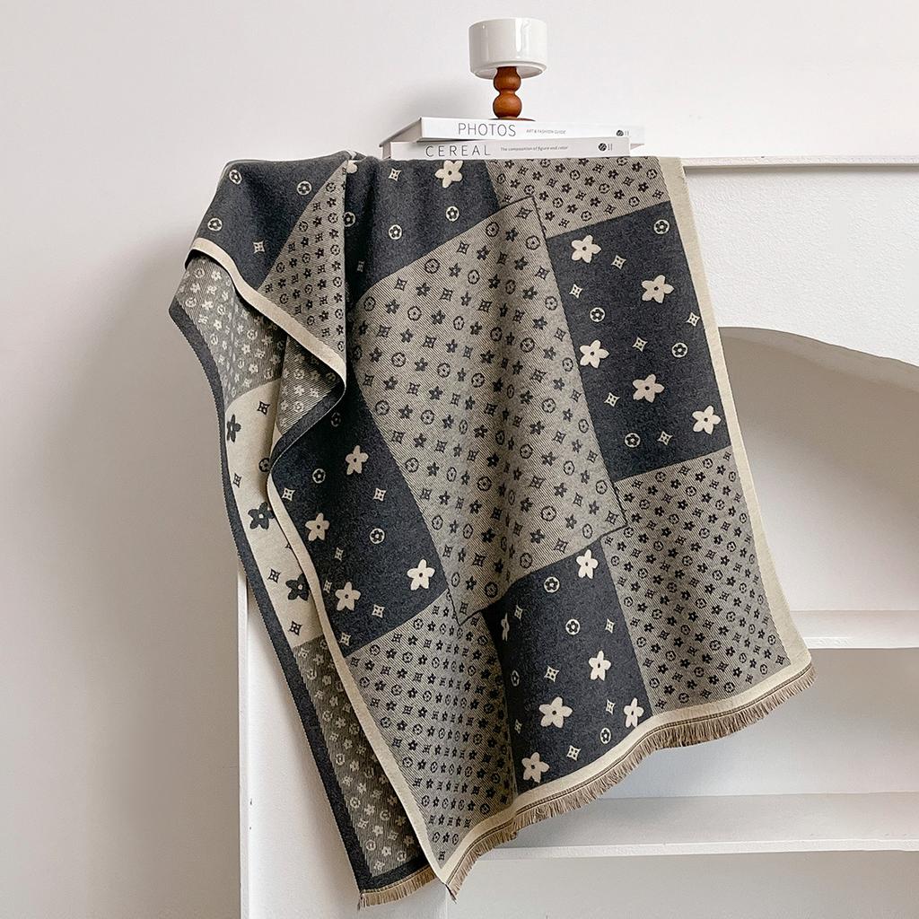New retro splicing star scarf women's autumn and winter thickened warm temperament advanced scarf