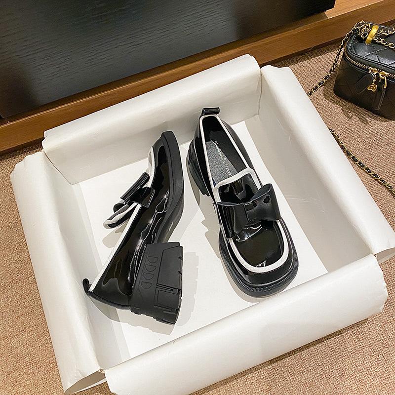 Новые лакированные черно-белые туфли, женские туфли в стиле ретро на толстой подошве, маленькие кожаные туфли в британском стиле, лоферы с бантом на массивном каблуке и квадратным носком