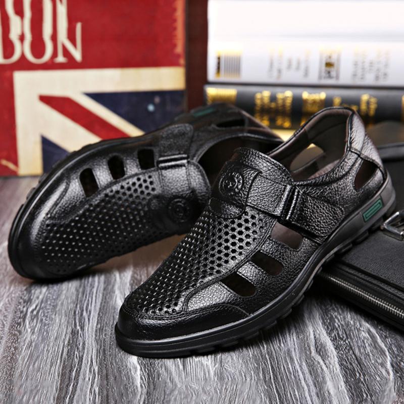 Модные мужские сандалии из мягкой кожи 2024 года, летние мужские кожаные сандалии, дышащие, нескользящие, повседневные кожаные туфли с вырезами, пляжная обувь для отдыха на открытом воздухе