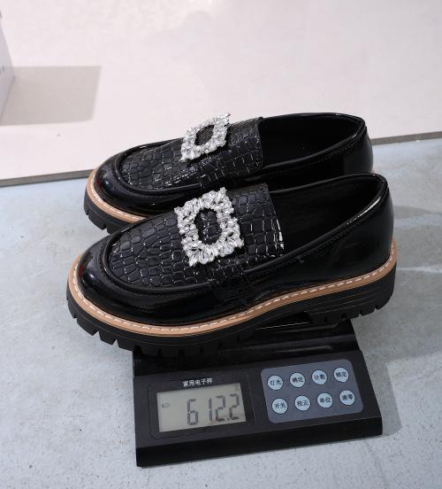 Платформенные маленькие кожаные туфли женские 2025 лето новая обувь на высоком каблуке в британском стиле, универсальные туфли, черные лоферы, одинарные туфли