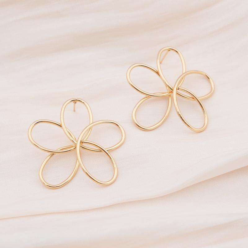 Hollow Out Metal Big Flower Drop Earrings for Women Simple Exaggerate Vintage Party Dangle Earrings Golden Silver Jewelry