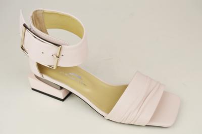 Босоножки с широкой пряжкой Magnolya 2878 36 Пудра  кожа