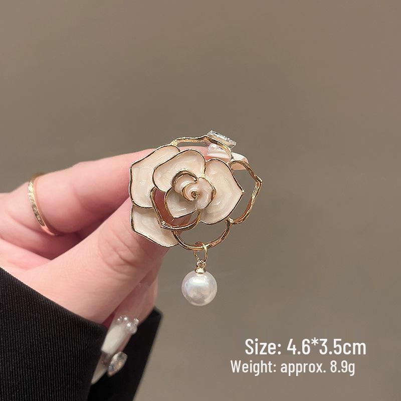 Exquisite Butterfly & Rose Camellia Brooch - Elegant Flower Corsage for Women's Suit Coats