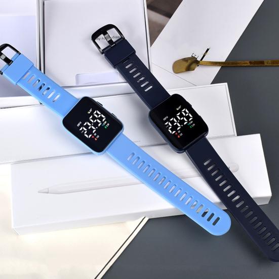 Повседневные цифровые спортивные часы со светодиодным цифровым дисплеем, большой квадратный циферблат, эргономичный дизайн, силиконовый браслет, часы