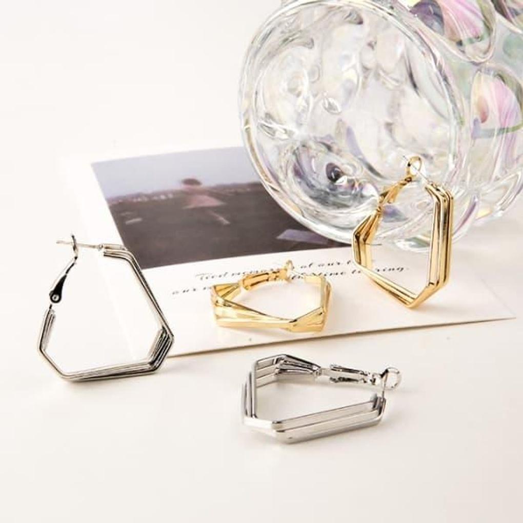 Women's Tangled Triangle Point Earrings (Silver Needle)